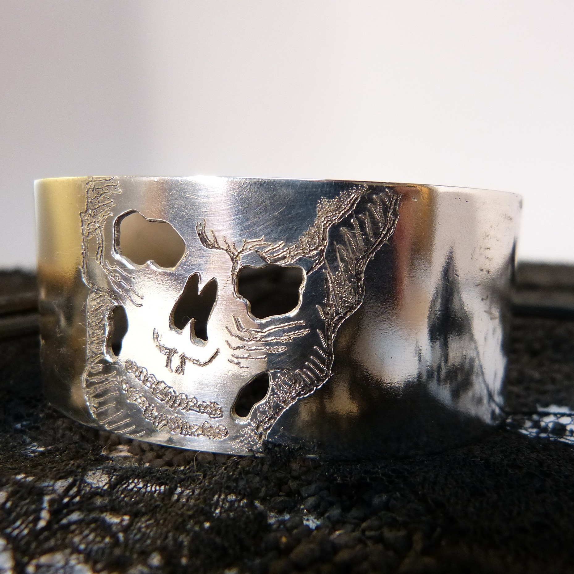 bracelet-crâne-argent-vanité-belladone