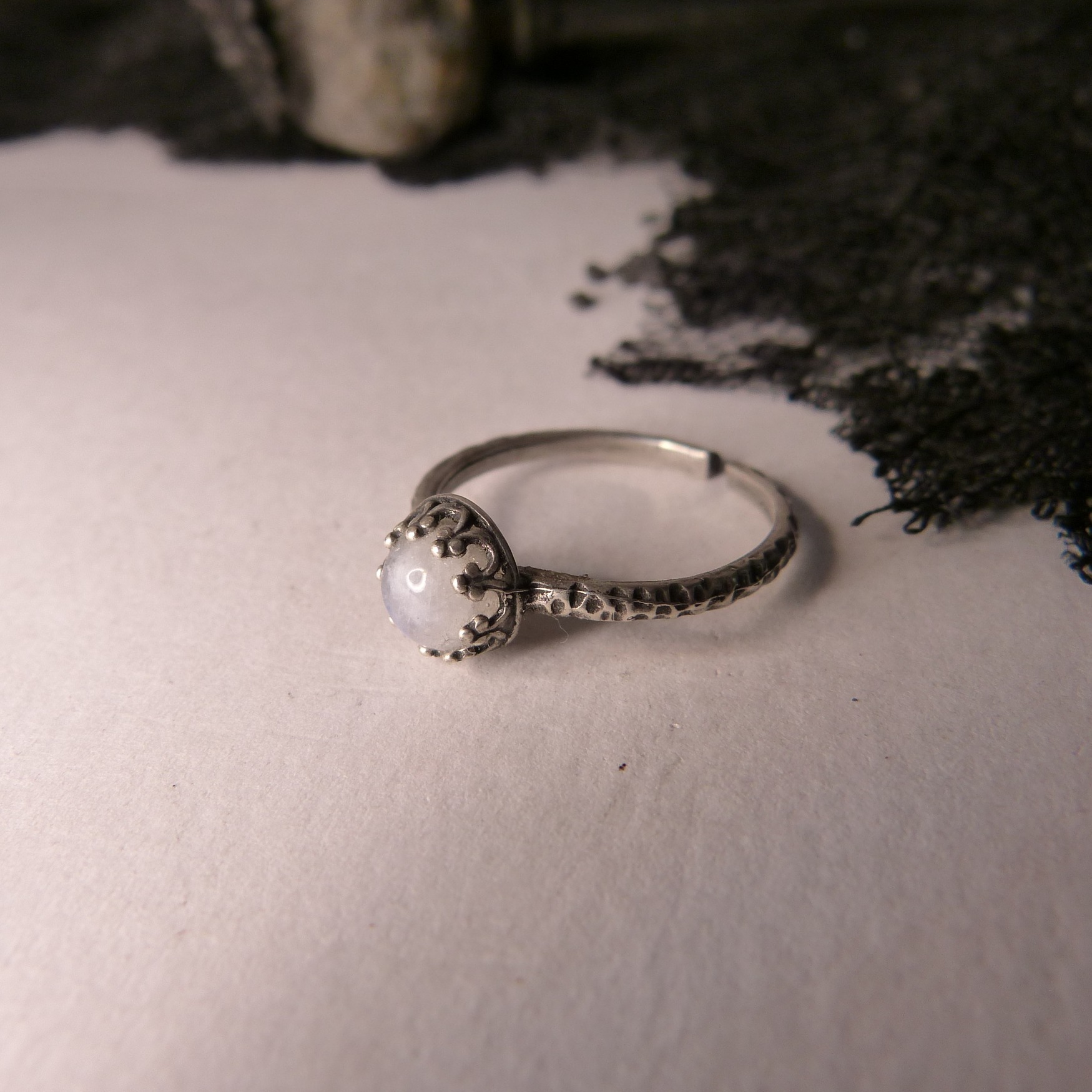 bague-pierre semi precieuse-pierre de lune-plaqué argent belladone