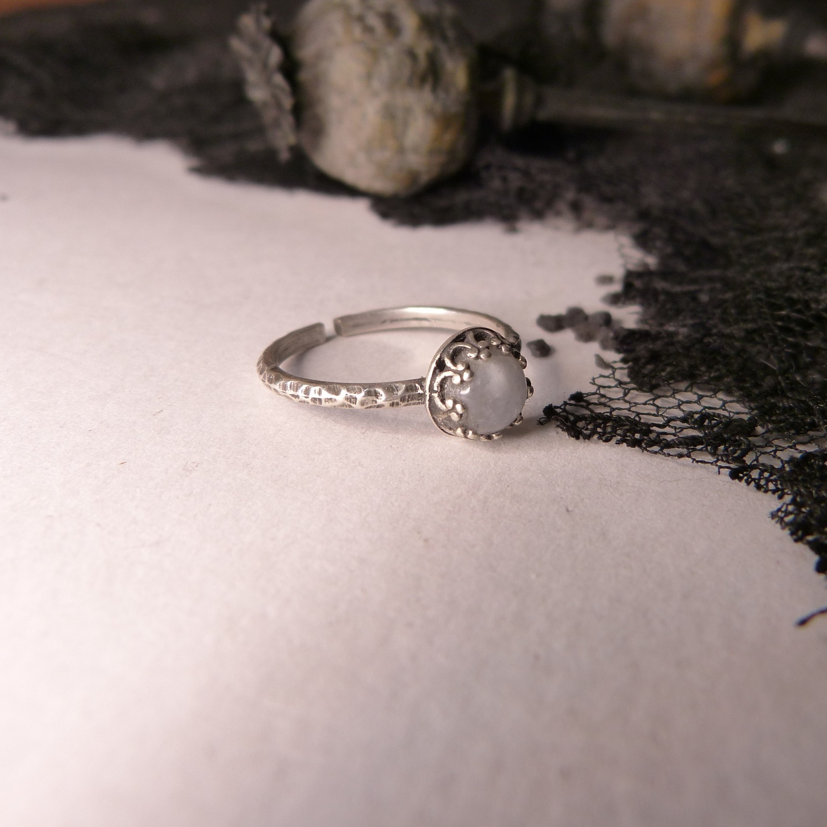 bague-pierre semi precieuse-pierre de lune-plaqué argent belladone