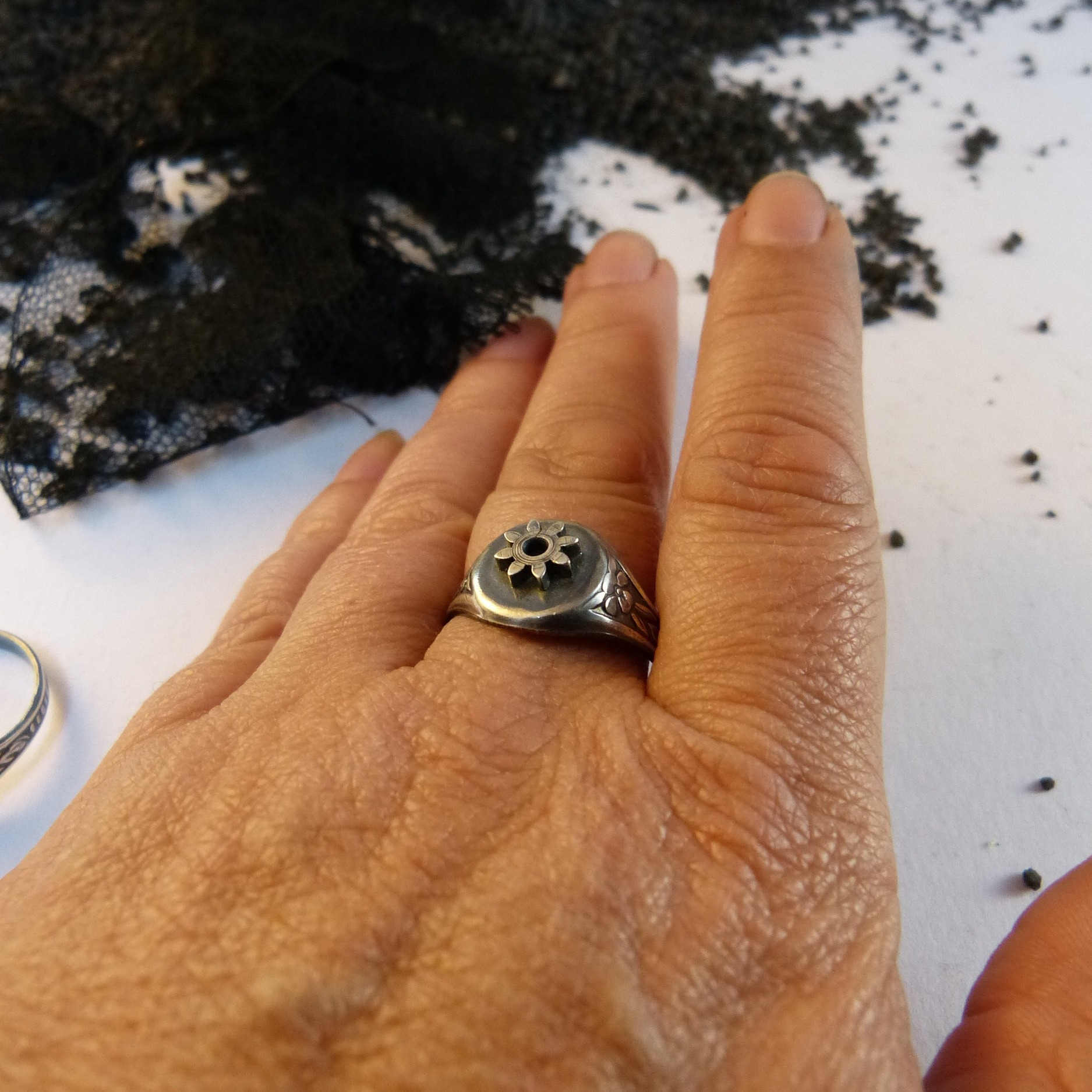 bague-engrenage-argent-persé-belladone