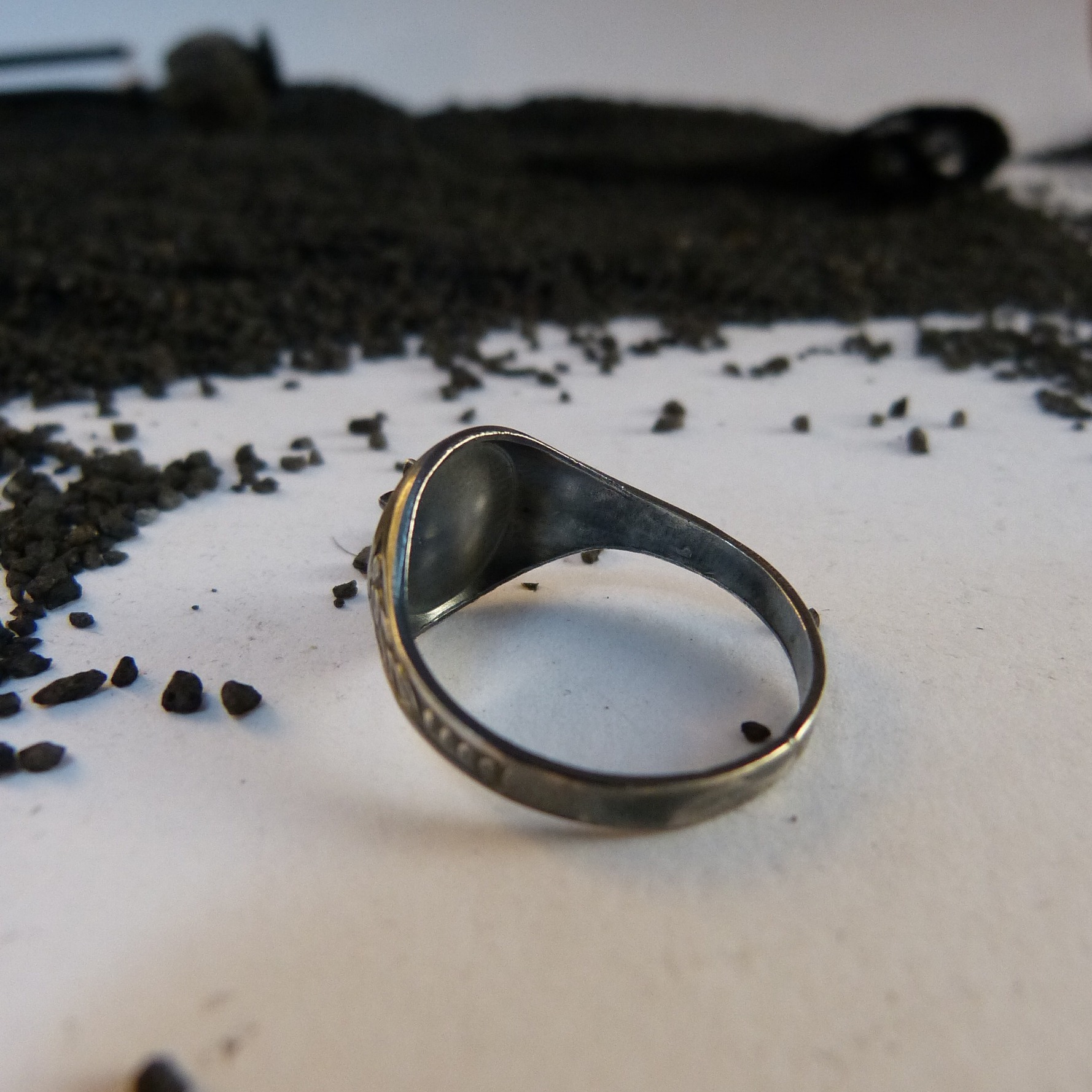 bague-engrenage-argent-persé-belladone