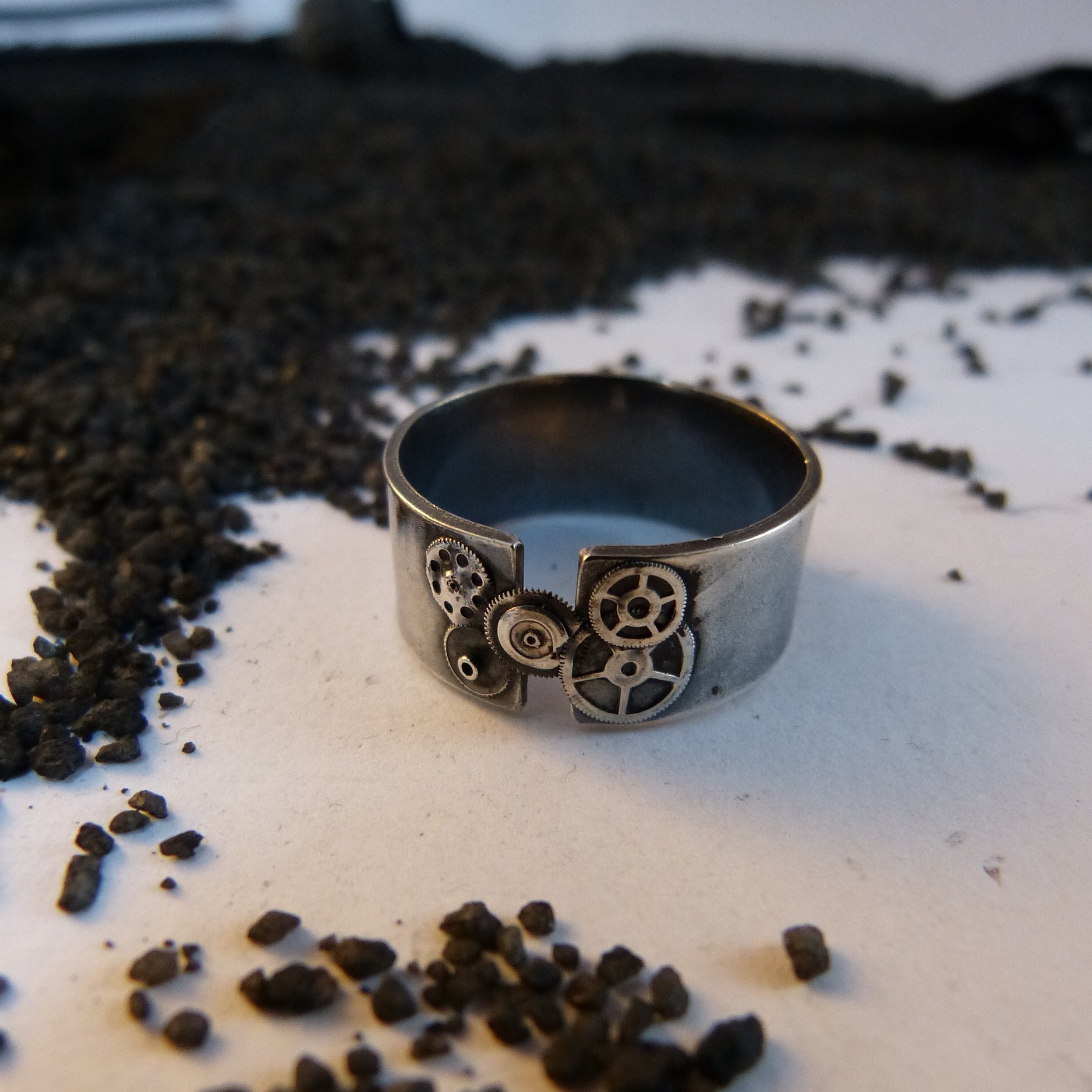 bague-engrenages-dhorlogerie-soudés-eros-belladone