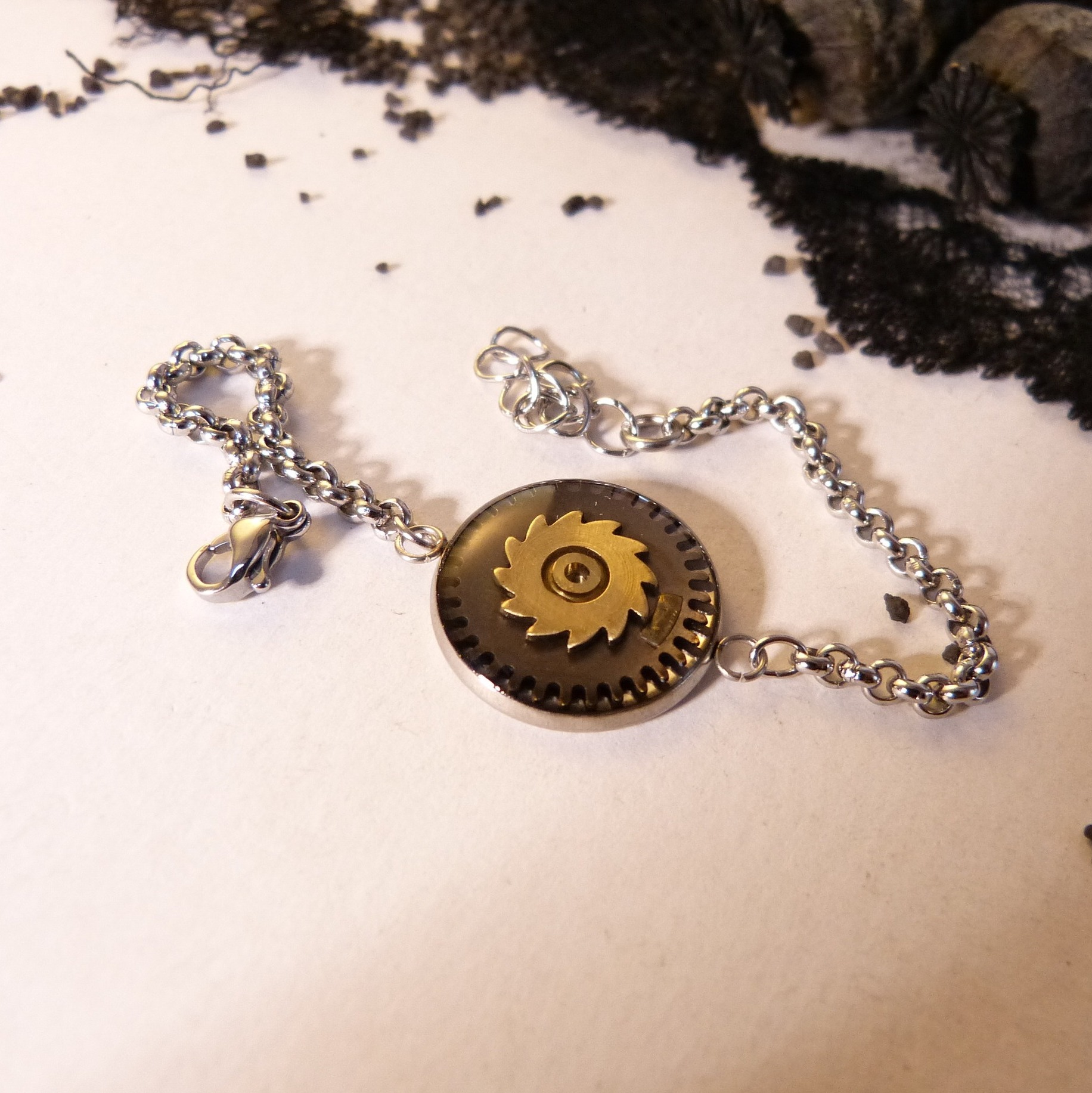 bracelet-engrenages-dentelle-belladone