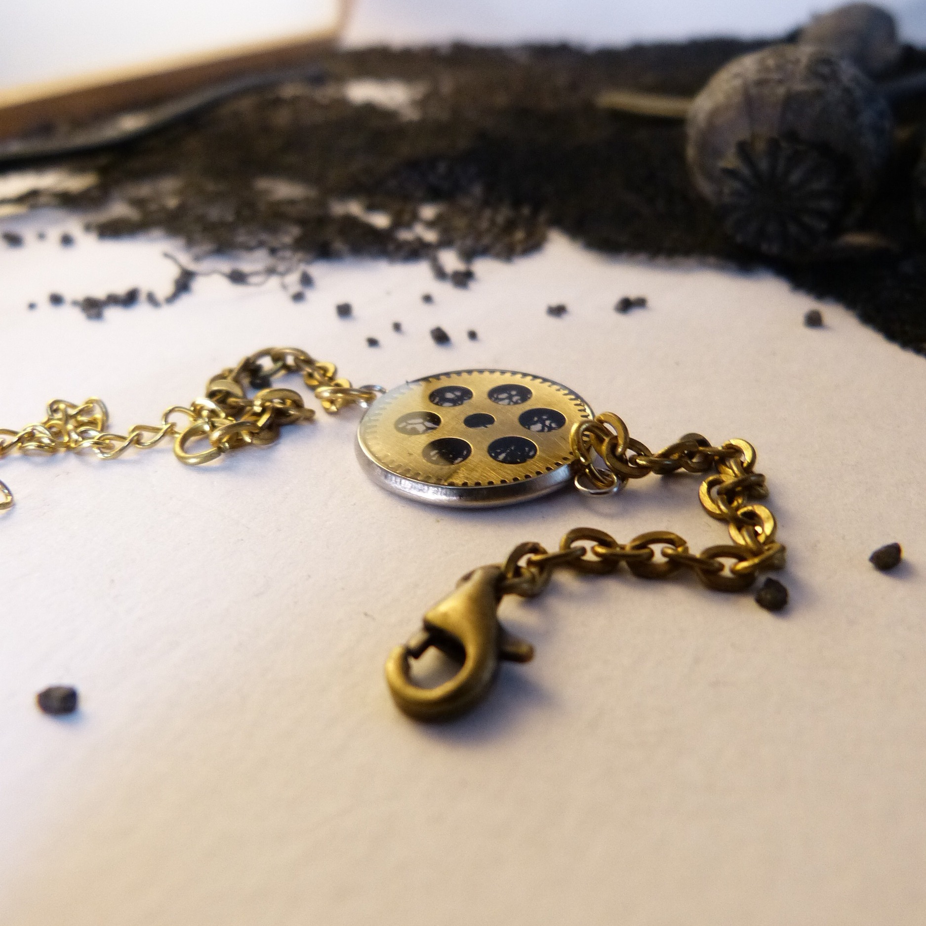 bracelet-engrenages-dentelle-belladone