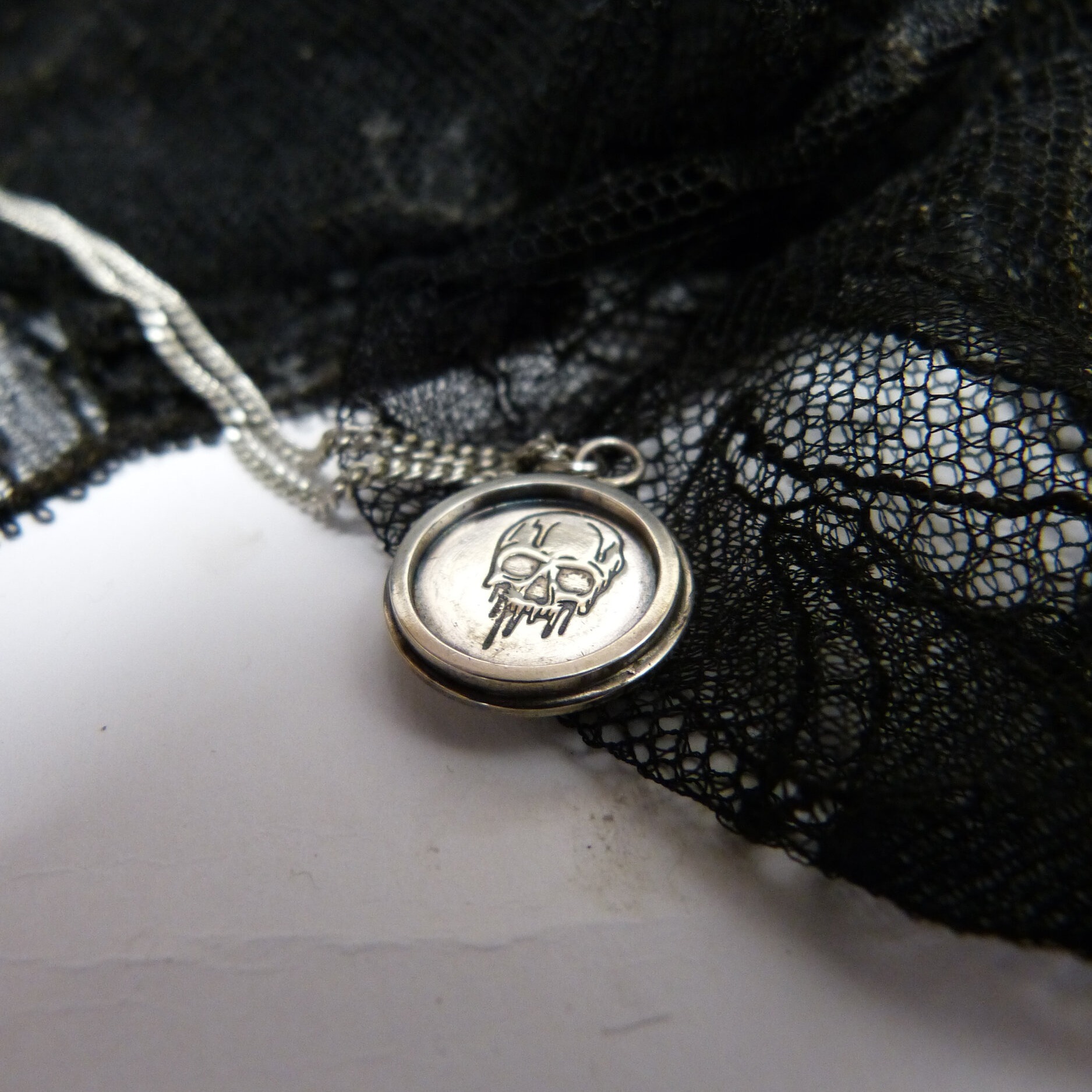 collier-crane-argente-belladone