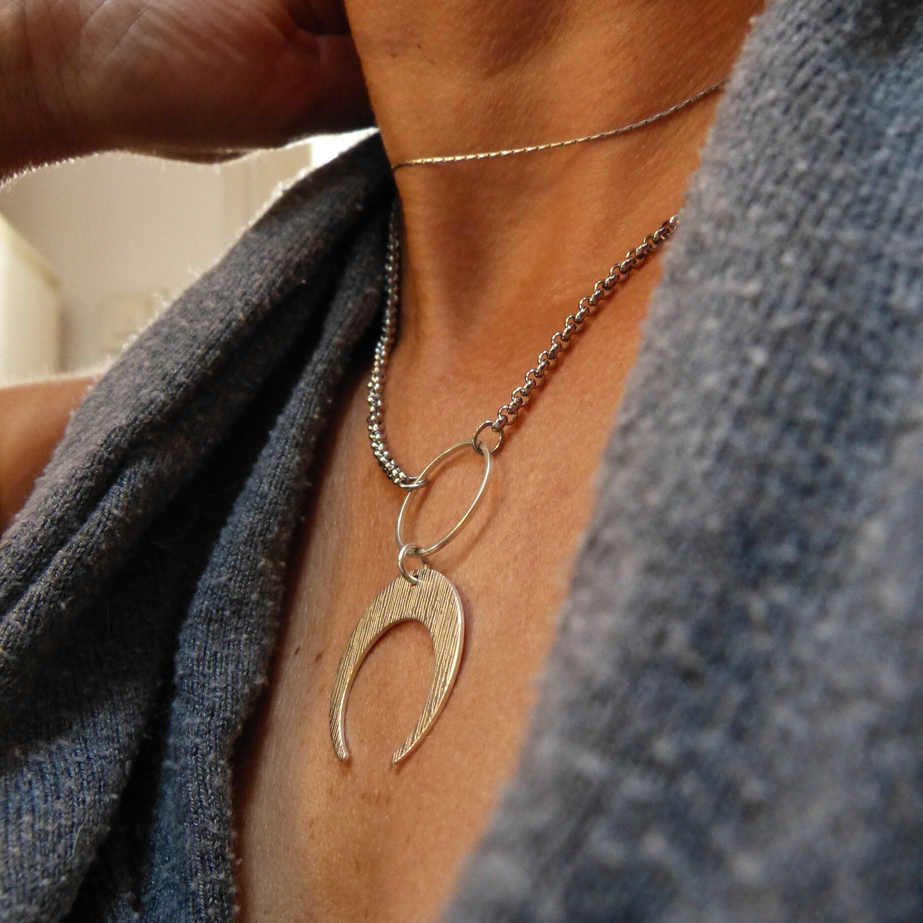 collier-luna-grand-pendentif-lune-acier-belladone