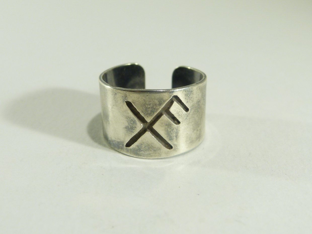 bague rune talisman chance