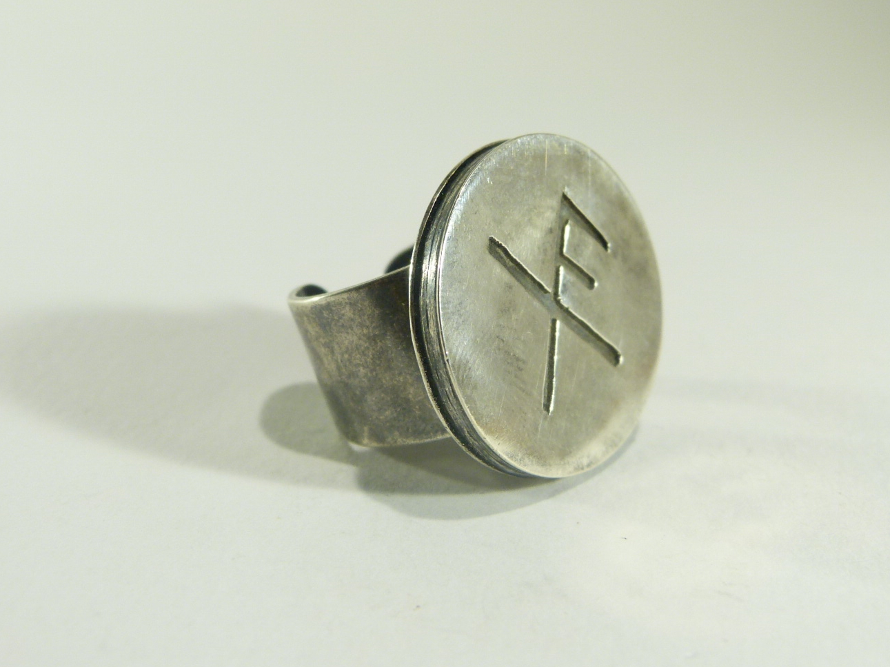 bague plateau rune talisman chance