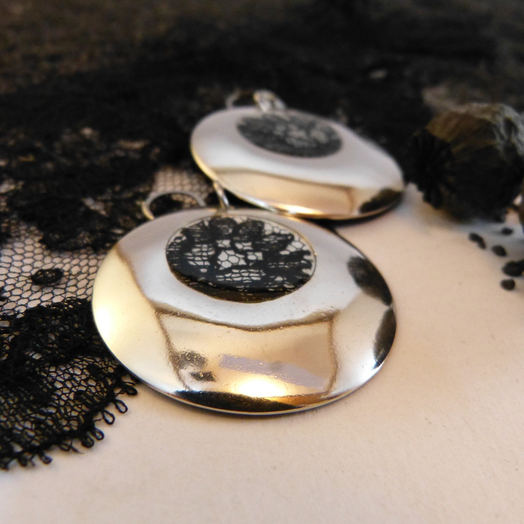 Bracelet en dentelle Belladone