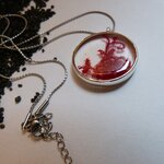 collier rouge dentelle
