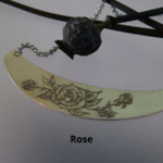 collier-gravure-argent-rose