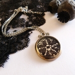 collier-argent-dentelle-noire-Belladone