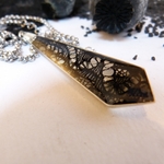 collier-argent-acier-dentelle-noire-Belladone