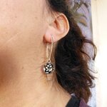 boucles-dentelle-acier-argent-cerise-belladone