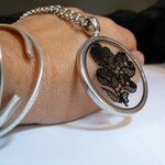 collier-demonia-dentelle-noire-ancienne-belladone
