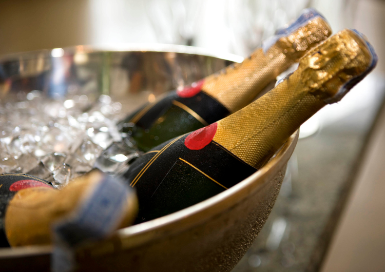 Photographie de l’élaboration et de la dégustation du champagne