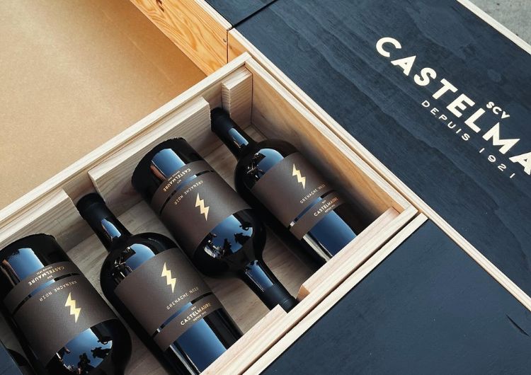 La cave de Castelmaure, lieu de rencontre du travail des vignerons.