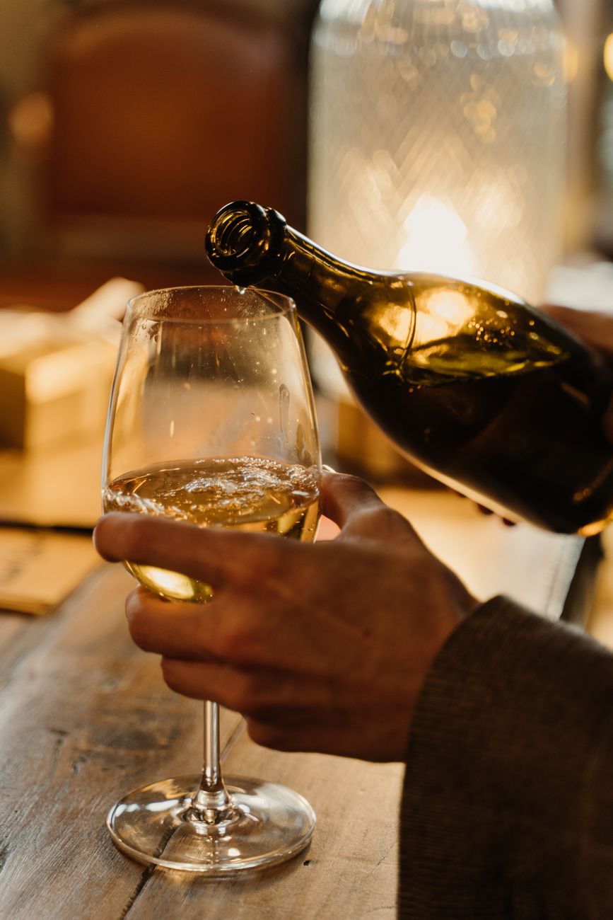 Service du vin blanc