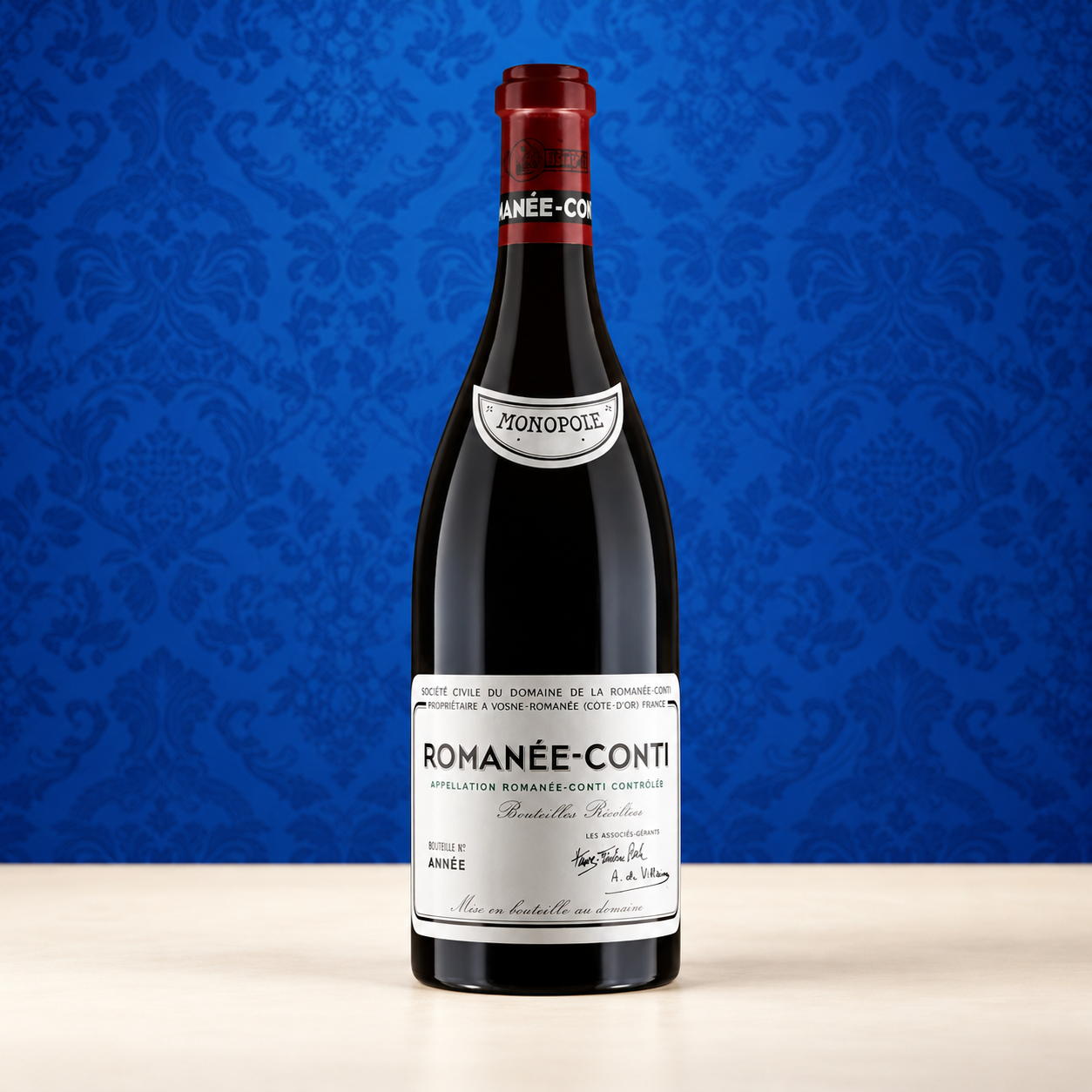 Bouteille de Romanée-Conti sur fond bleu