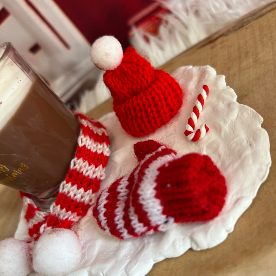 Bougie parfumée parfum décor décoration Noël cadeau offrir original cire végétale naturelle  bonnet écharpe sucre dorge chocolat chaud tasse cadeau fait main
