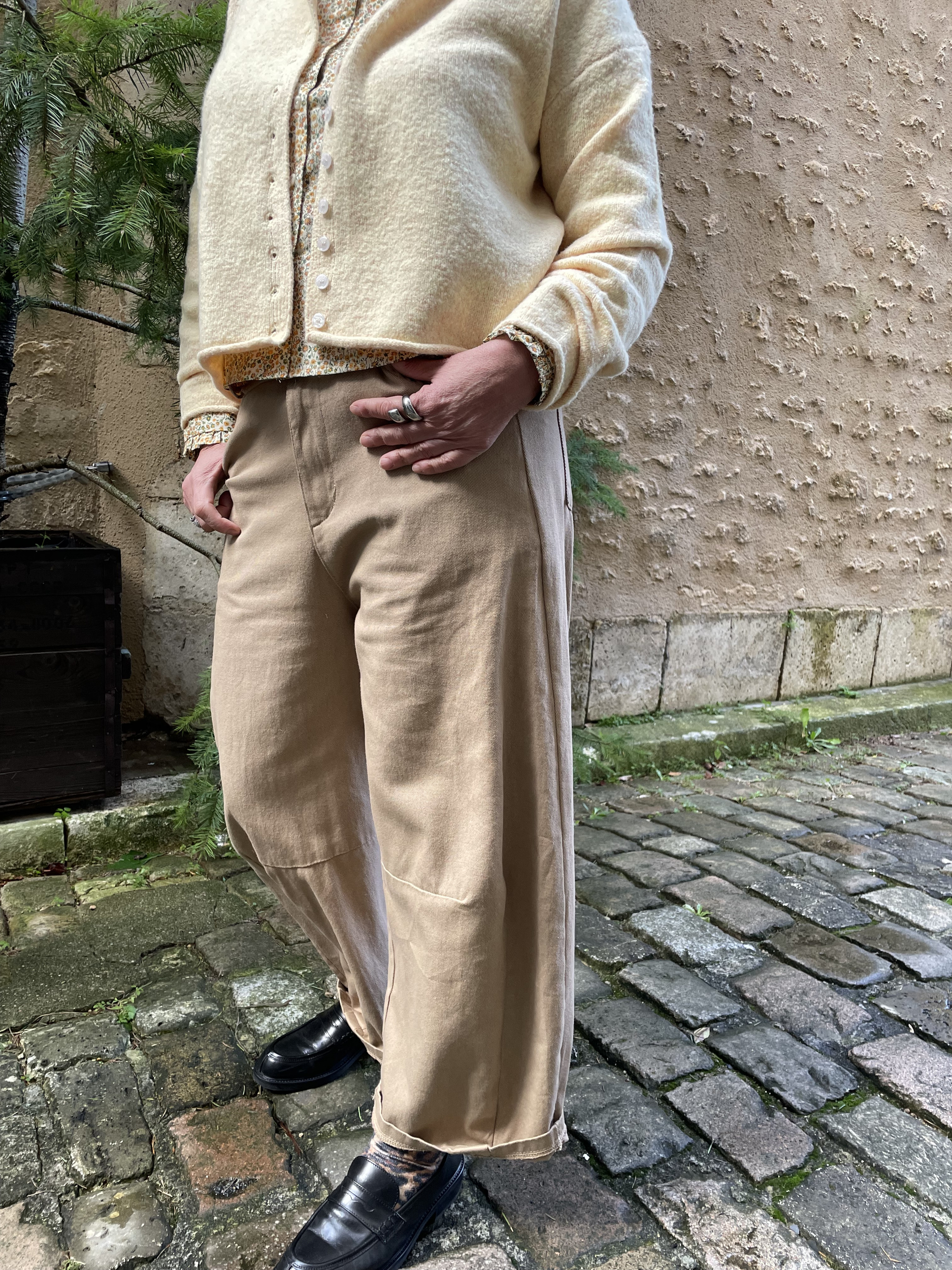 PANTALON BEIGE 2