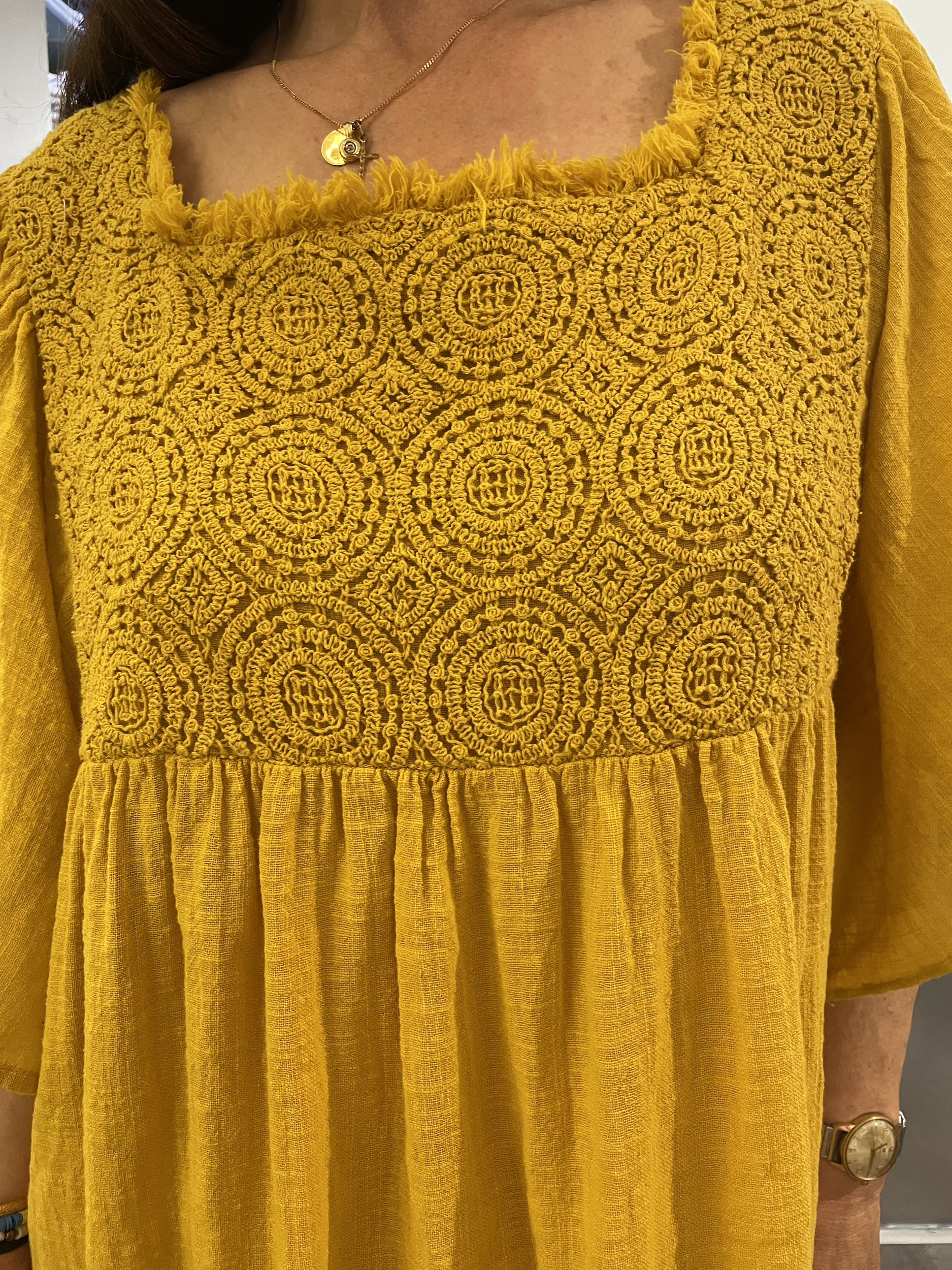 ROBE JAUNE 2