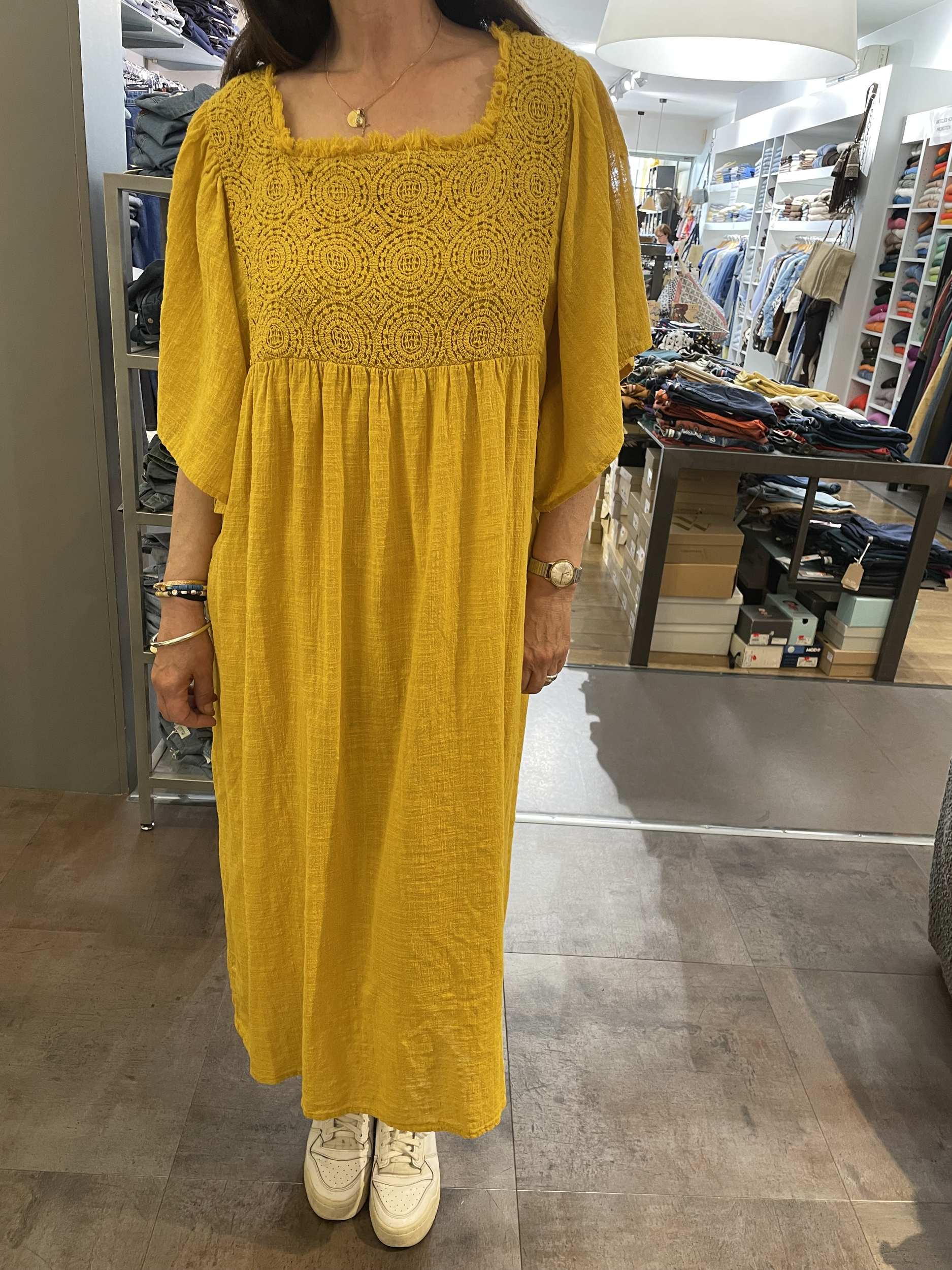 ROBE JAUNE 3