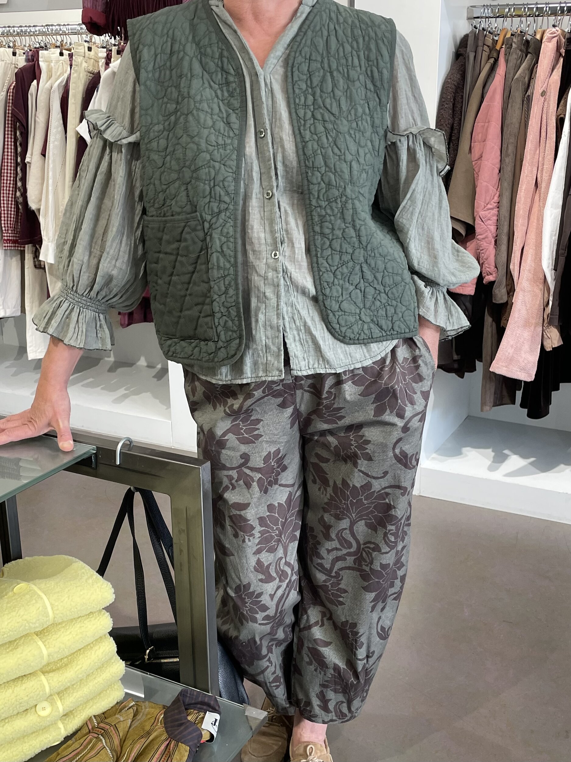 PANTALON A GROSSES FLEURS 3