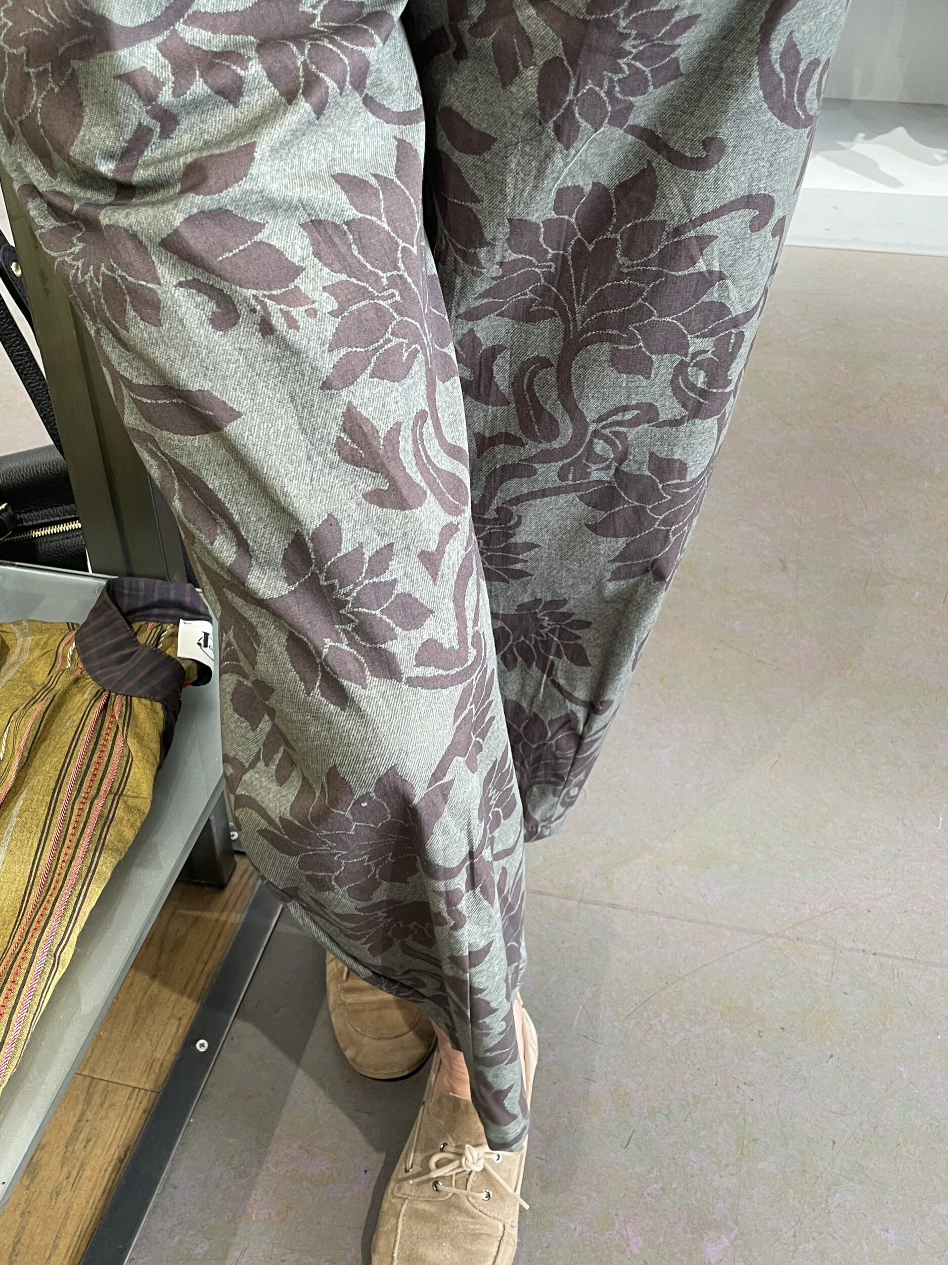 PANTALON A GROSSES FLEURS 1
