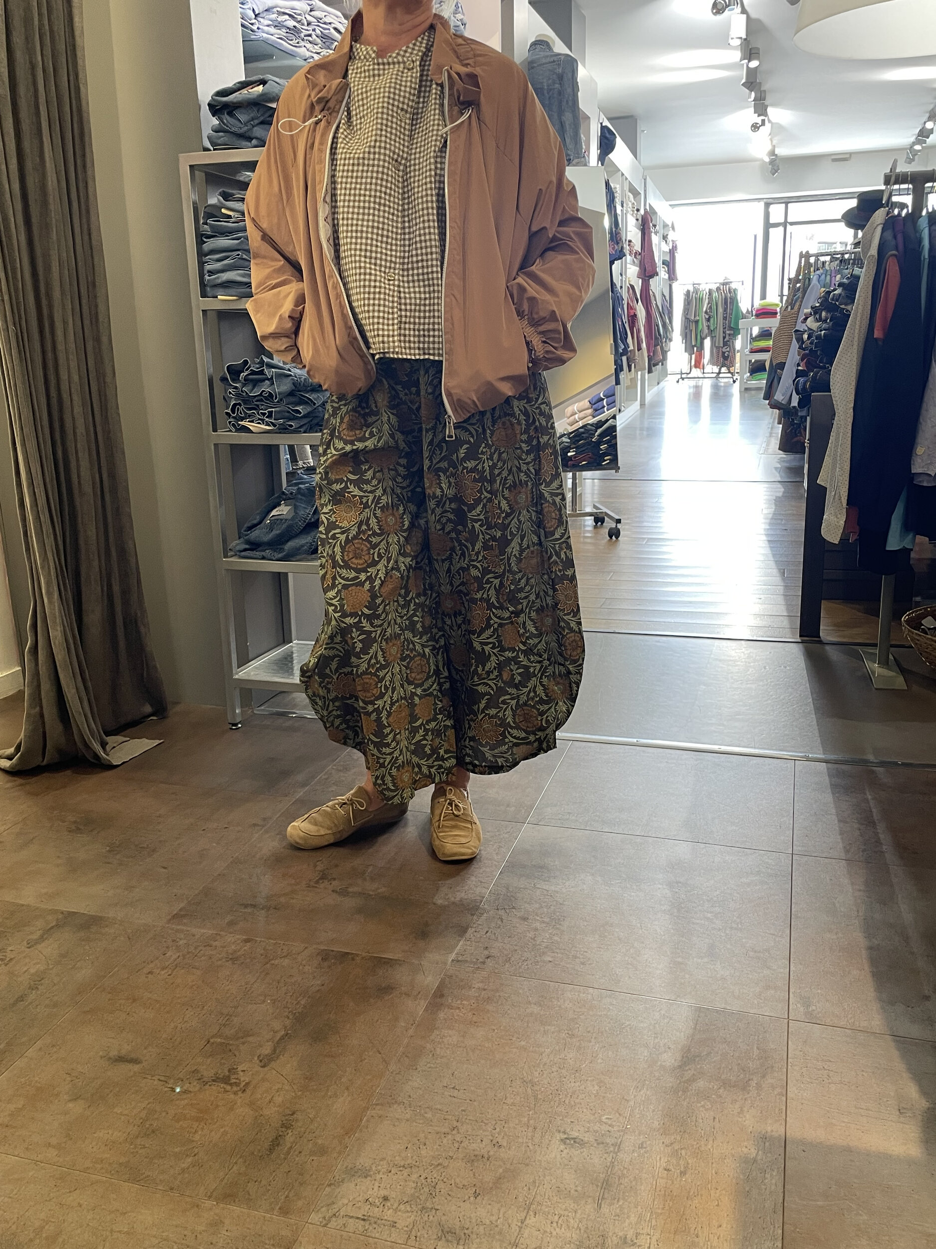 PANTALON LARGE A FLEURS 4