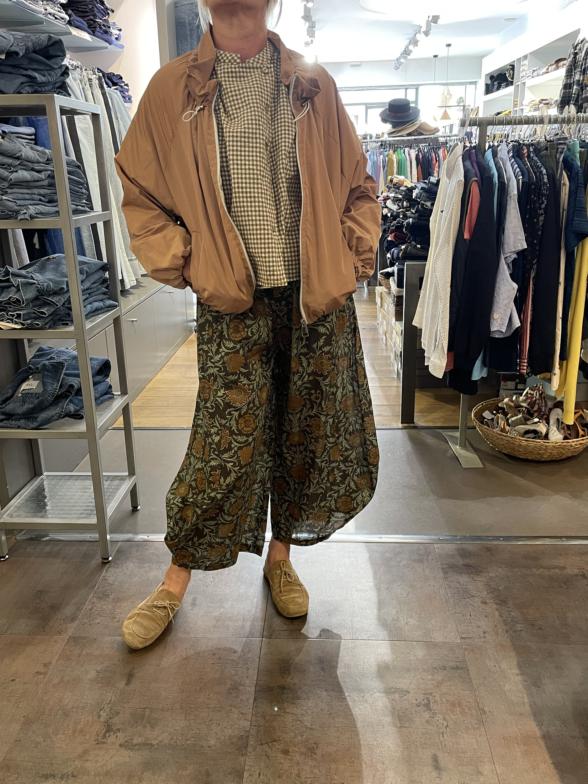 PANTALON LARGE A FLEURS 3