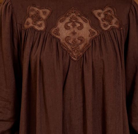 ROBE MARRON 3