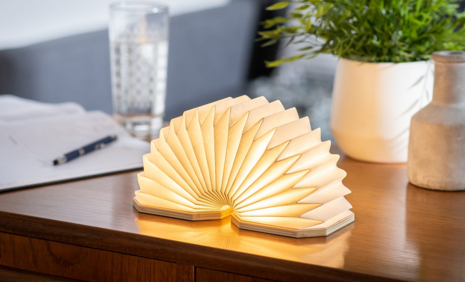 Gingko-Smart-Accordion-Lamp12-1536x931