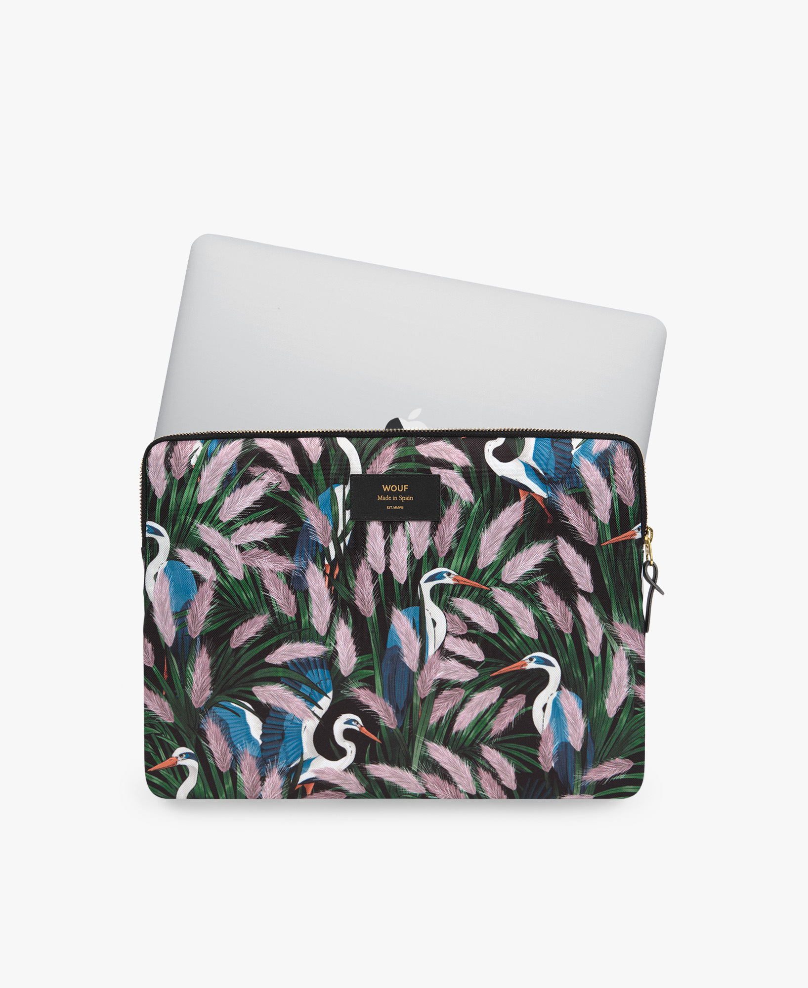 WOUF-13-Laptop-Sleeve-Lucy-Usage