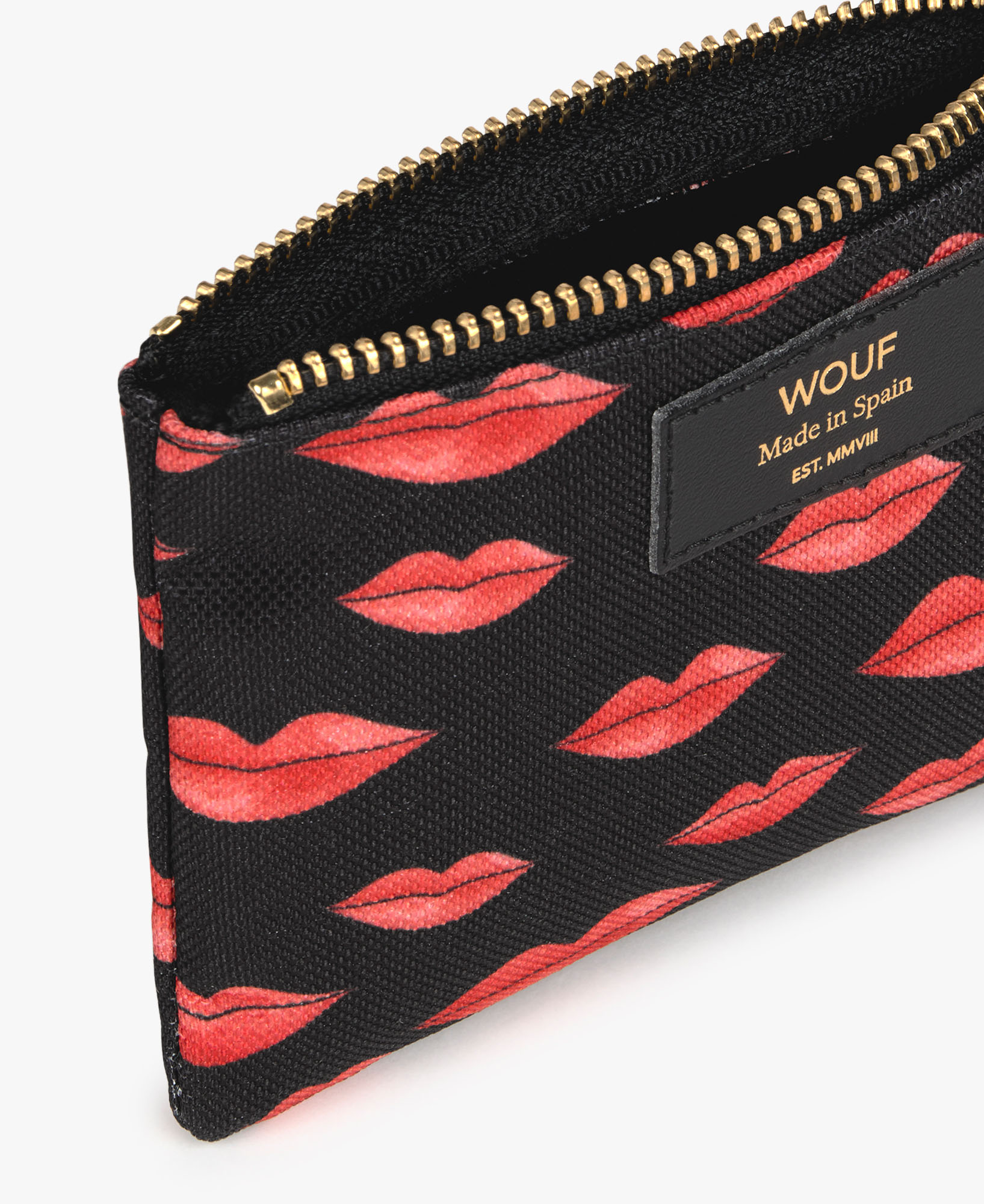 WOUF-Small-Pouch-Beso-Detail