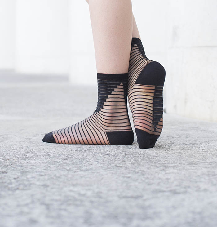 Atelier St-Eustache Chaussettes Transparentes Femme Noir Shibuya (2)
