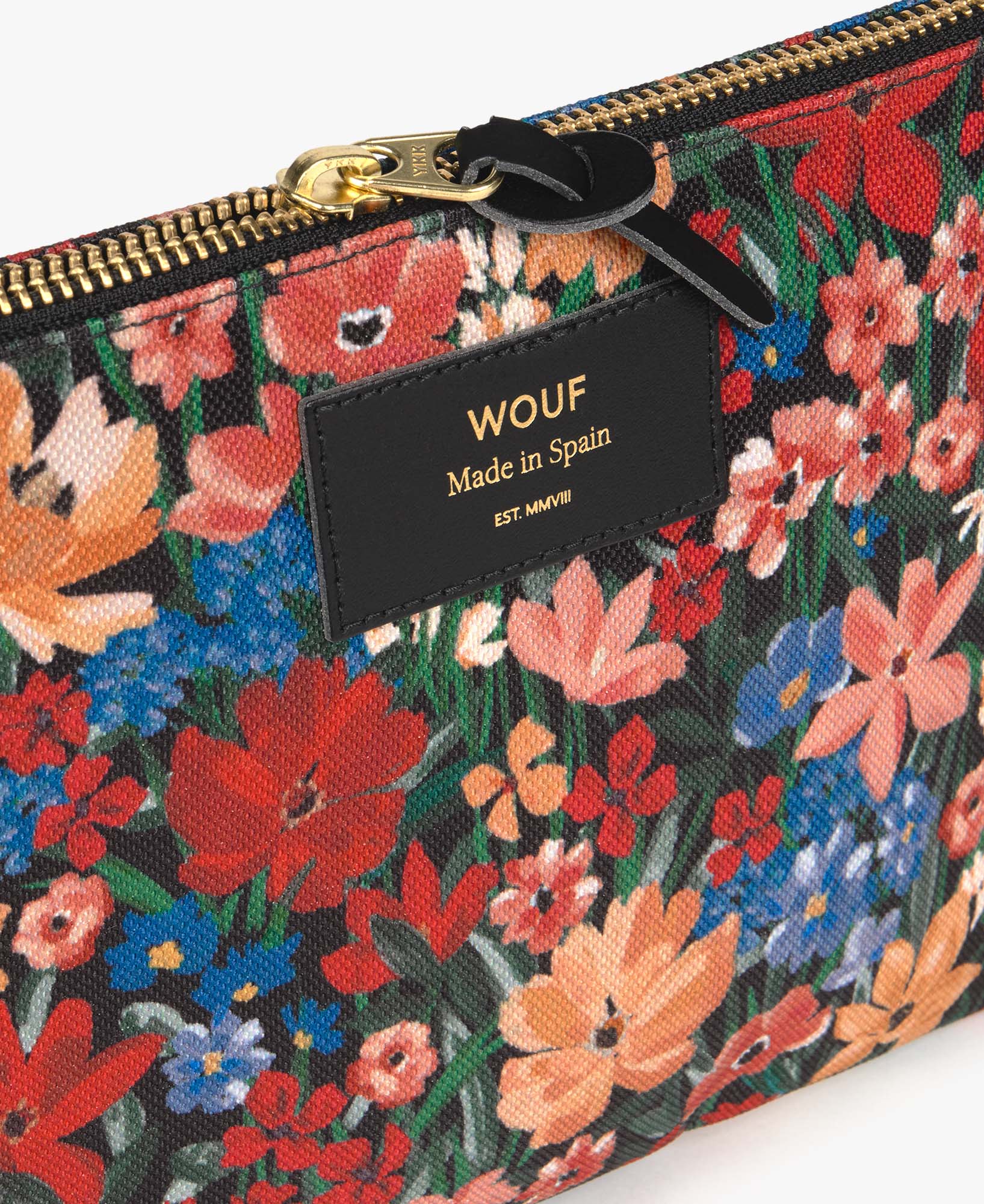 WOUF-Large-Pouch-Camila-Label