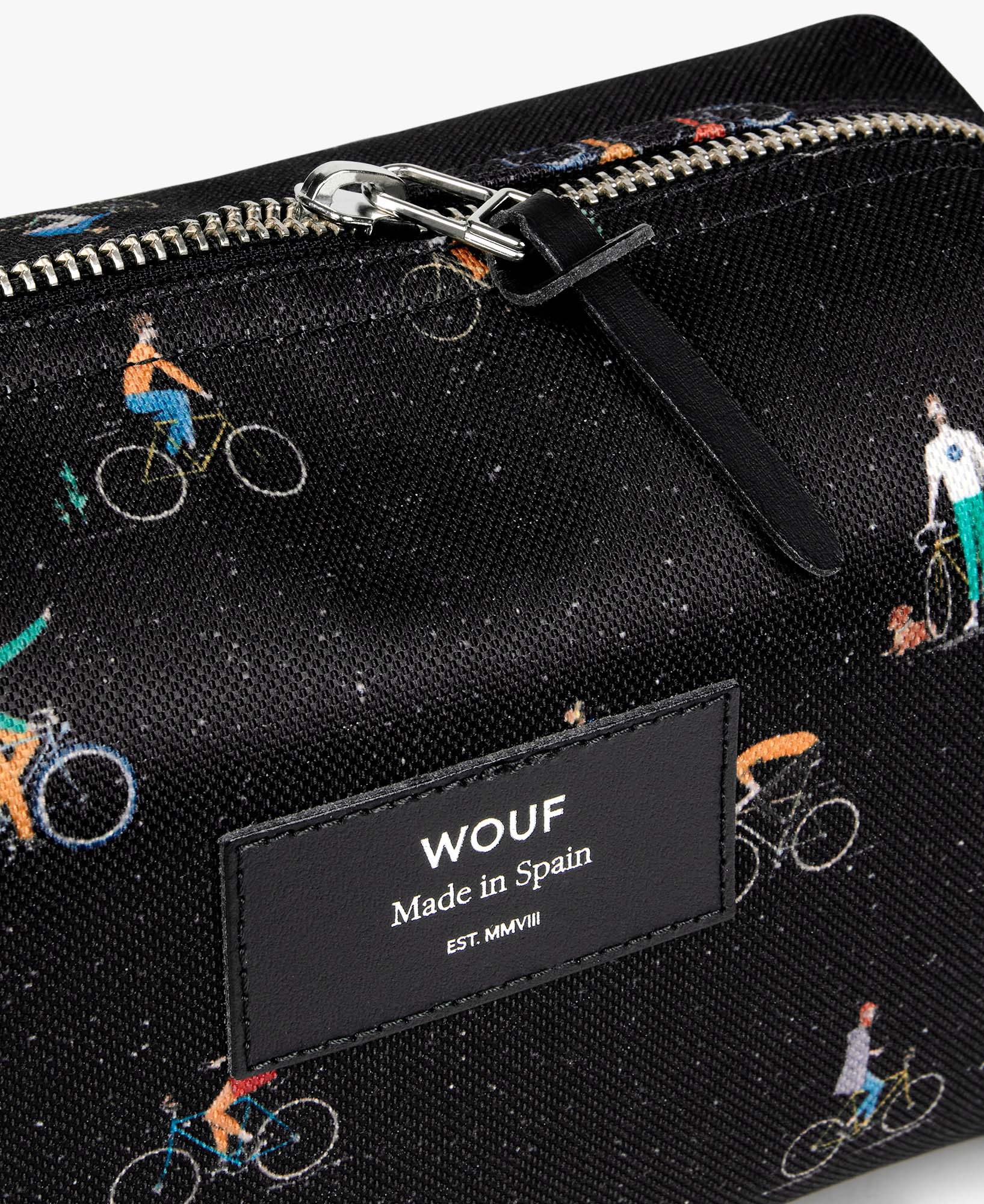 WOUF-Travel-Case-Riders-Label