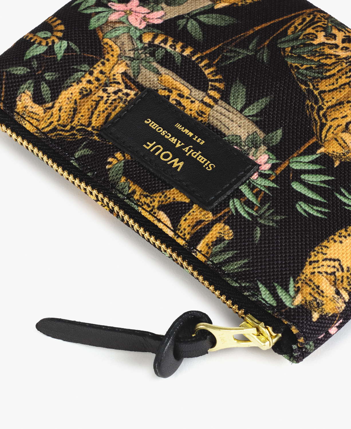 Black-Lazy-Jungle-Small-Pouch-Detail