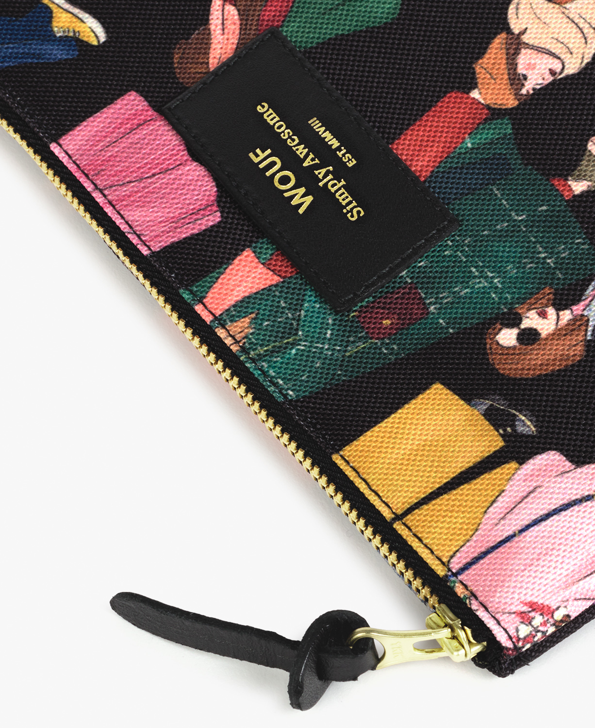 Girls-Large-Pouch-Detail