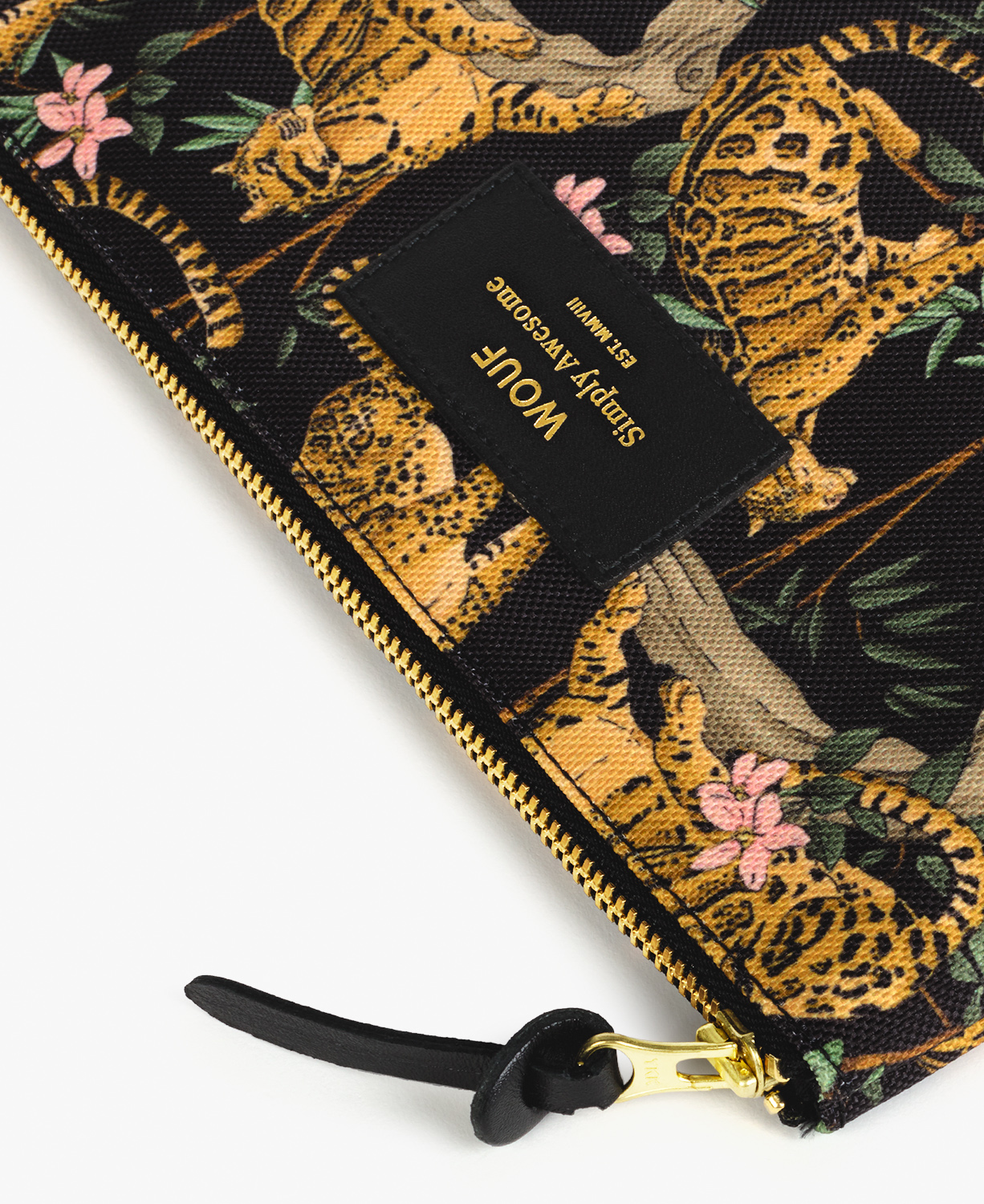 Black-Lazy-Jungle-Large-Pouch-Detail