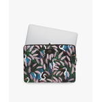 WOUF-13-Laptop-Sleeve-Lucy-Usage