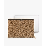 Safari-Laptop-Sleeve-Usage