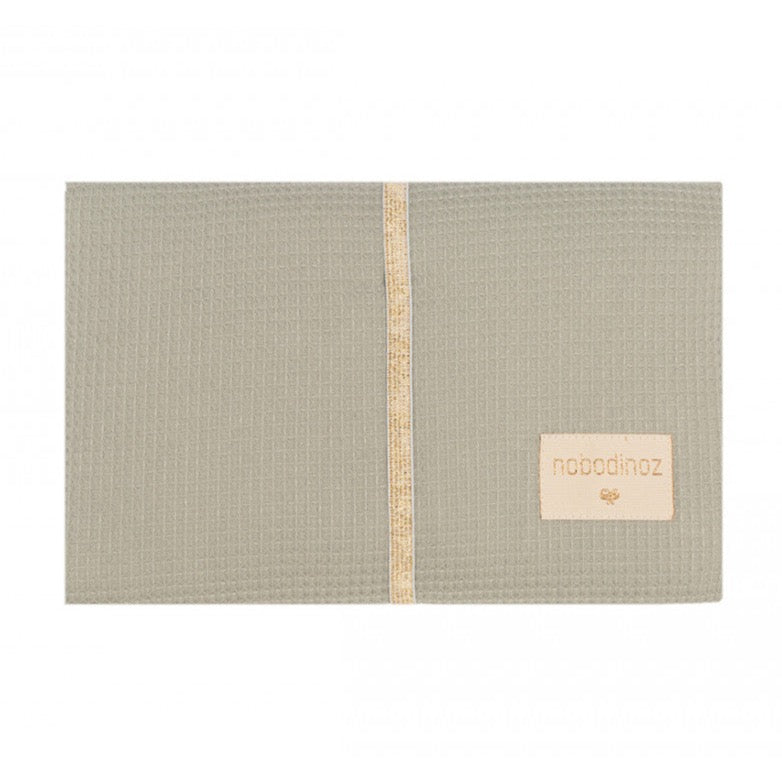 tapis-a-lager-nomade-mozard-laurel-green-nobodinoz-4