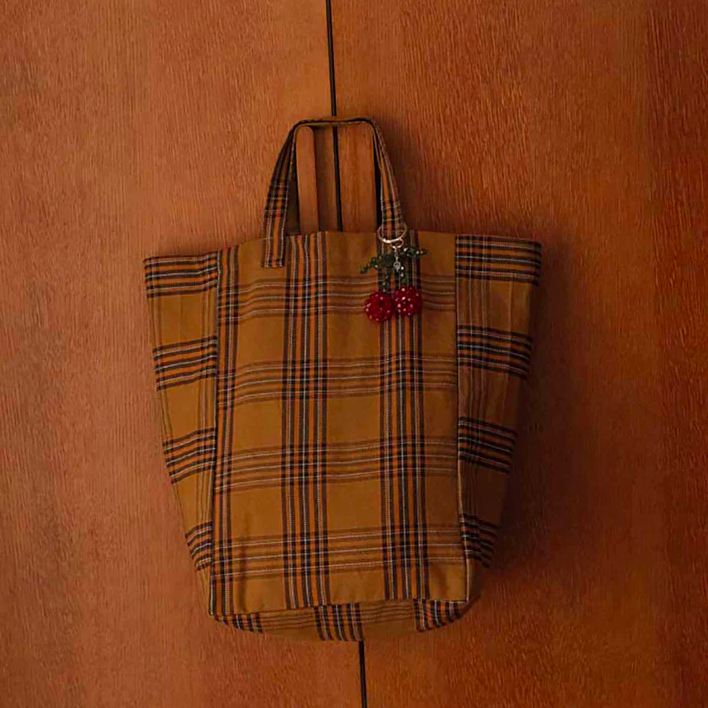 SAC ELISABETH TARTAN ROSE IN APRIL4