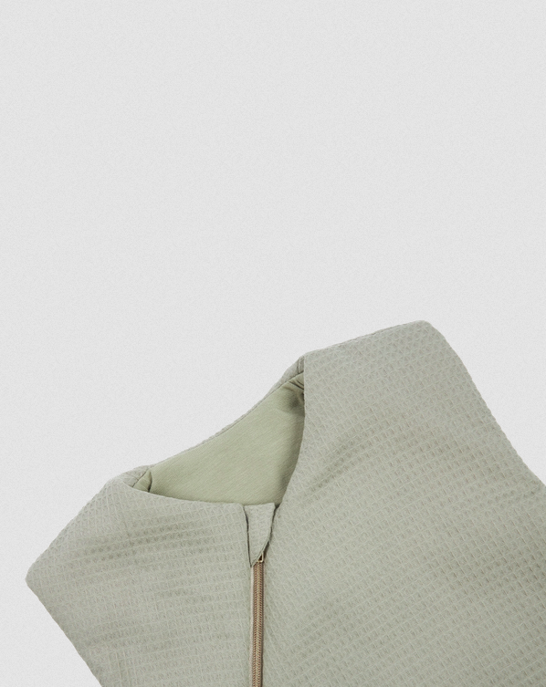 gigoteuse nid dabeille laurel green3