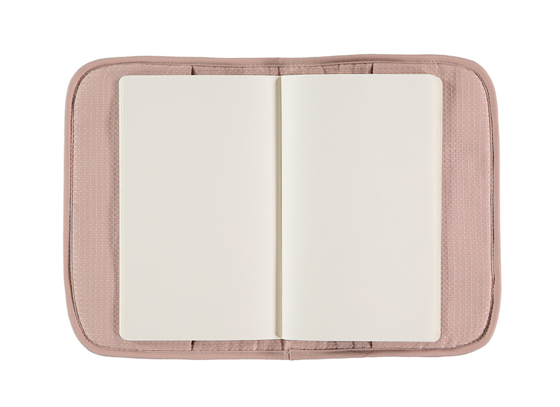 poema-health-booklet-protege-carnet-de-sante-funda-carnet-misty-pink-honeycomb-nobodinoz-2