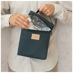 sac-bouteille-et-biberon-on-the-go-bleu-carbone-nobodinoz-4_1264x1234