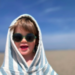 PONCHO SUZON ROSE IN APRIL8