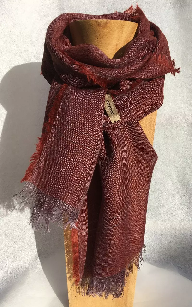 Petit foulard grenat lin alpaga - couleur et teinture naturelle